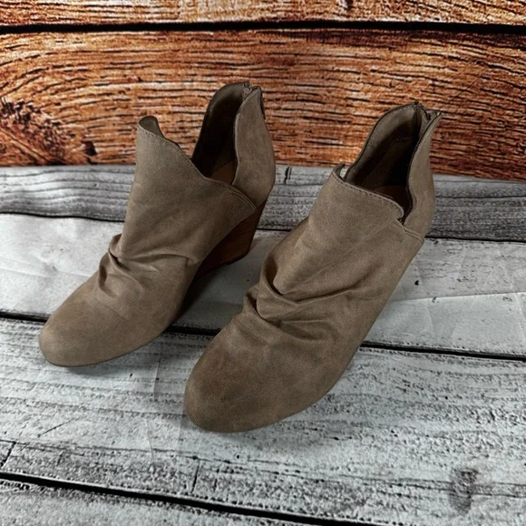 Report Taupe Wedge Ankle Boots - Picture 6 of 8